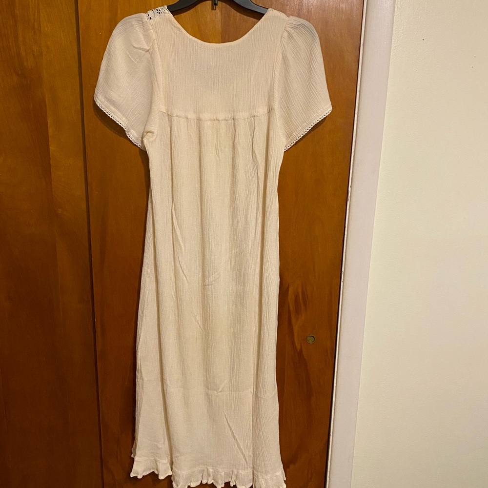 Baxter and Wells Cozy Cream Color Lace-Trimmed Nightgown Women’s Size Small - Picture 5 of 5